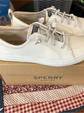 Sperry White Leather Lace-Up Sneakers 👟🤍